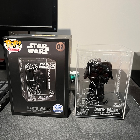 Funko Pop! Star Wars Darth Vader #02 Exclusive DIE-CAST - Picture 1 of 2